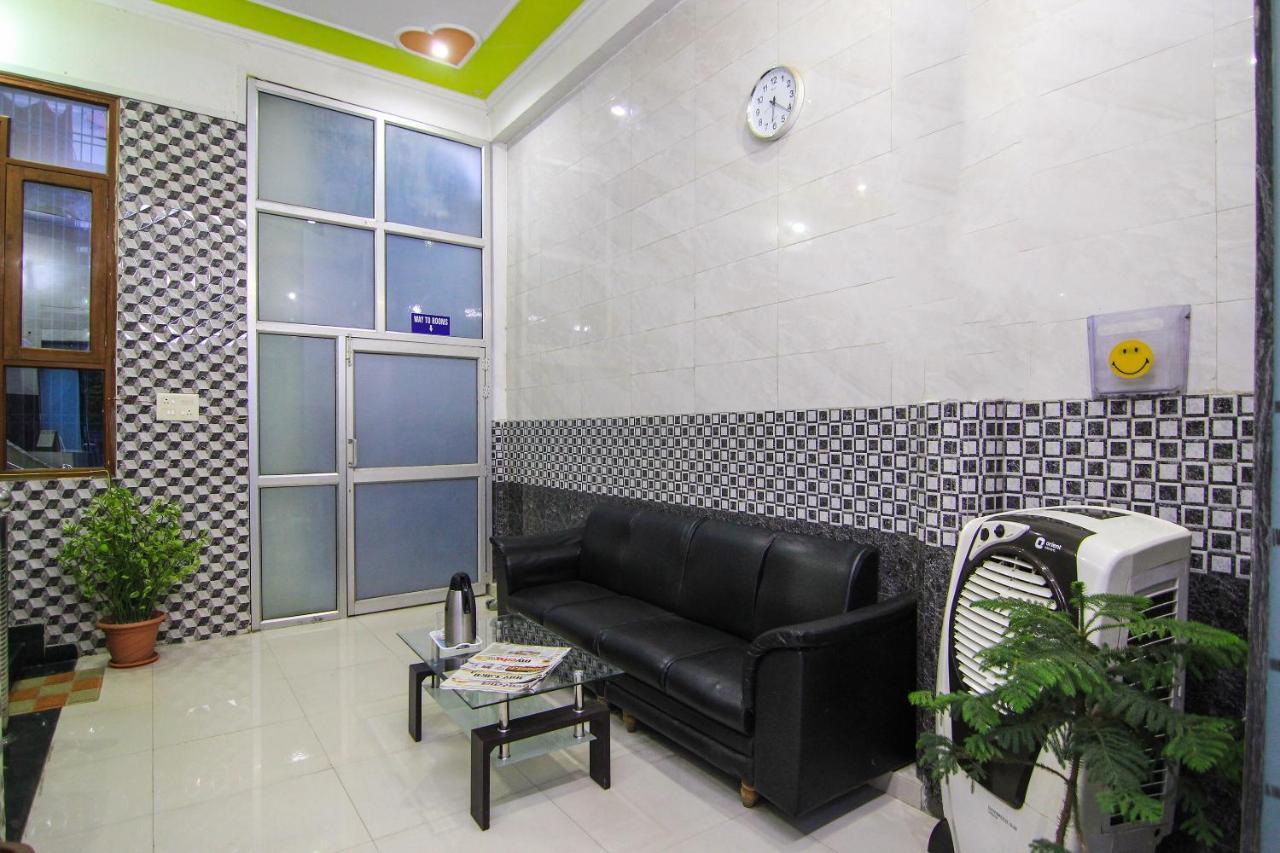 Oyo Flagship 4434 Earth Inn Lucknow Exterior foto