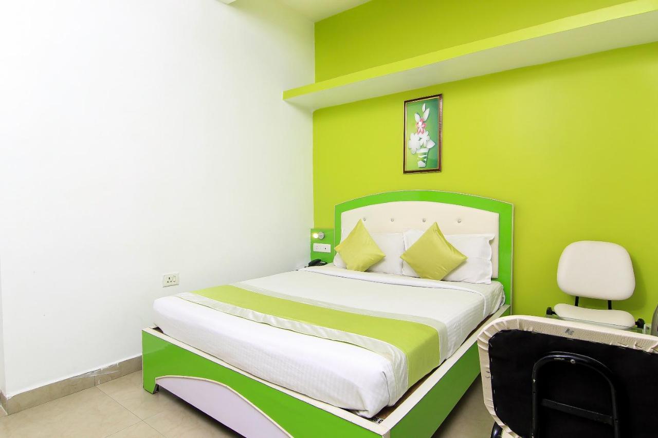 Oyo Flagship 4434 Earth Inn Lucknow Exterior foto